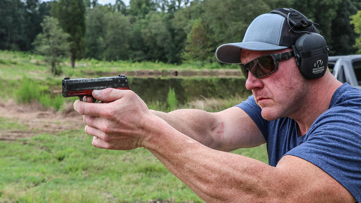 8 Differences Between Combat Pistol Shooting and Competitive Pistol Shooting - GunSkins